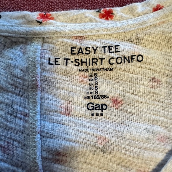 GAP Floral Tee - Picture 3 of 3